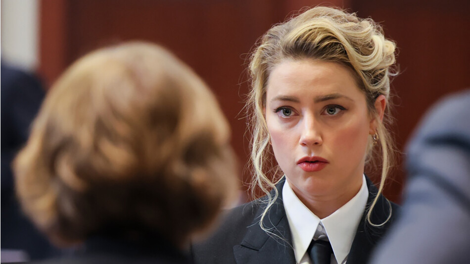 Эмбер Хёрд в зале суда во время разбирательства, 2022