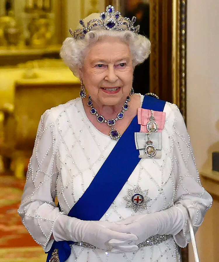 Елизавета II во время встречи с лидерами Китая в 2015 году