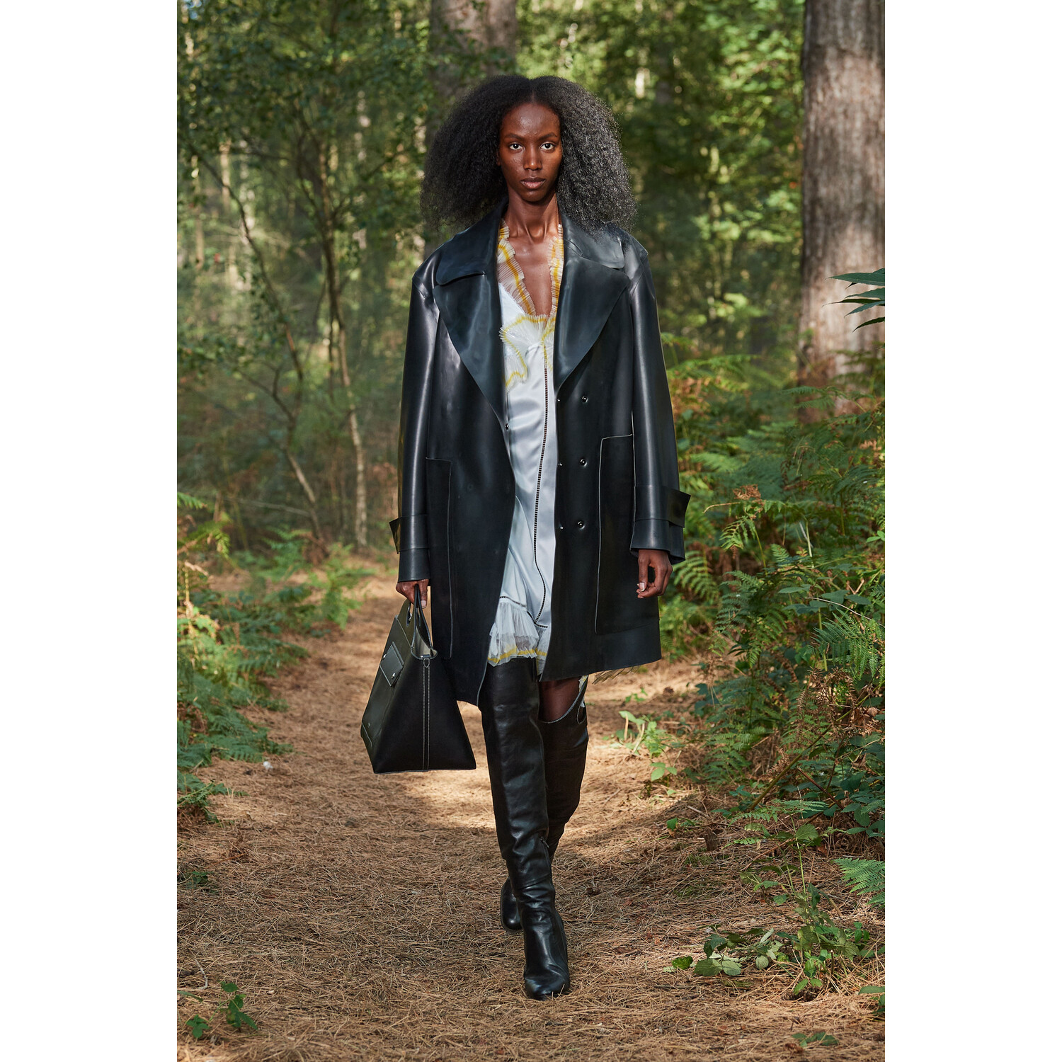 Фото Burberry Spring 2021 Collection / Коллекция Burberry весна-лето 2021