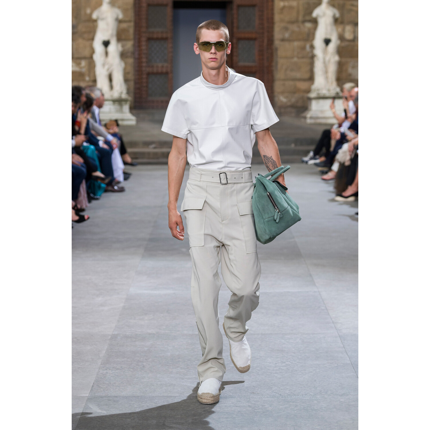 Фото Salvatore Ferragamo Spring 2020 Menswear Collection / Salvatore Ferragamo весна- лето 2020 / Неделя моды: Pitti Uomo