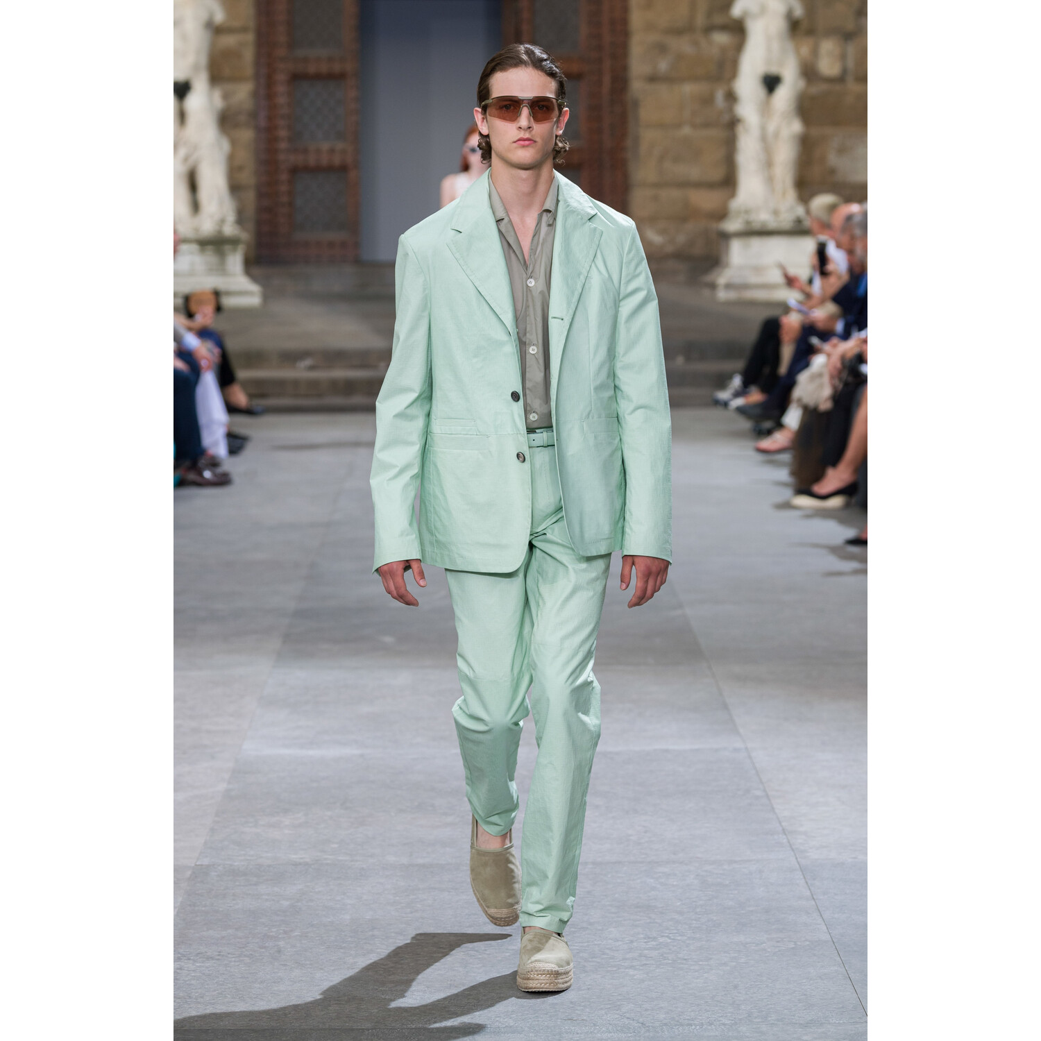 Фото Salvatore Ferragamo Spring 2020 Menswear Collection / Salvatore Ferragamo весна- лето 2020 / Неделя моды: Pitti Uomo