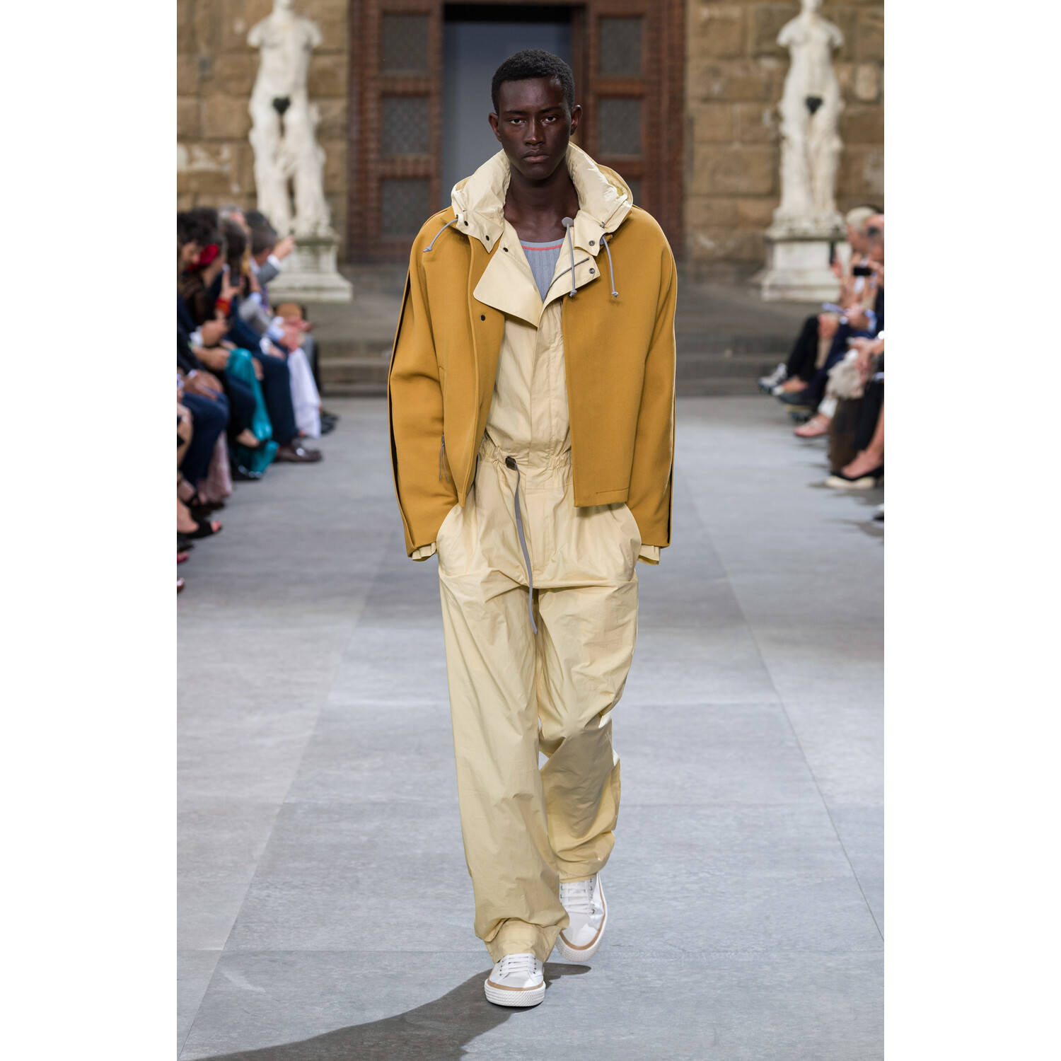 Фото Salvatore Ferragamo Spring 2020 Menswear Collection / Salvatore Ferragamo весна- лето 2020 / Неделя моды: Pitti Uomo