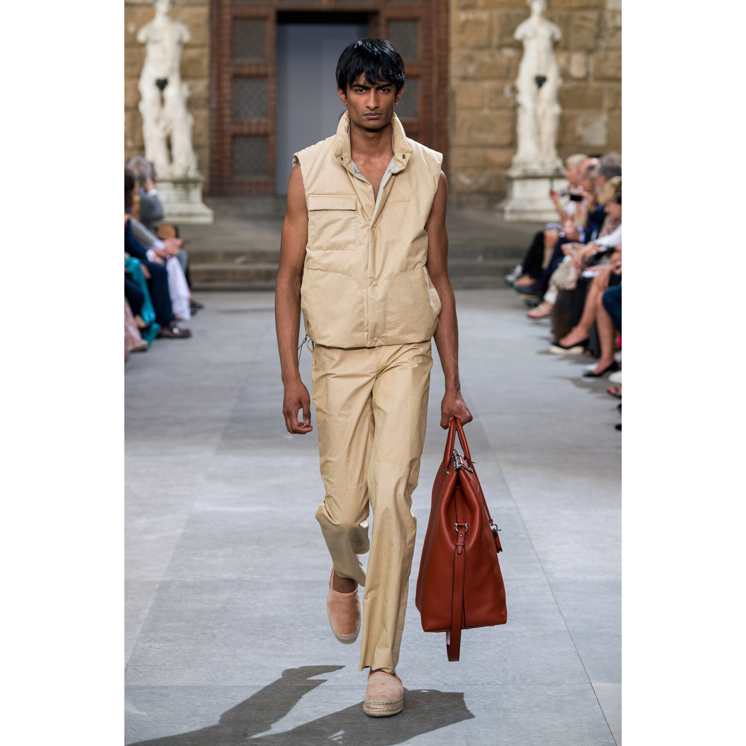 Фото Salvatore Ferragamo Spring 2020 Menswear Collection / Salvatore Ferragamo весна- лето 2020 / Неделя моды: Pitti Uomo