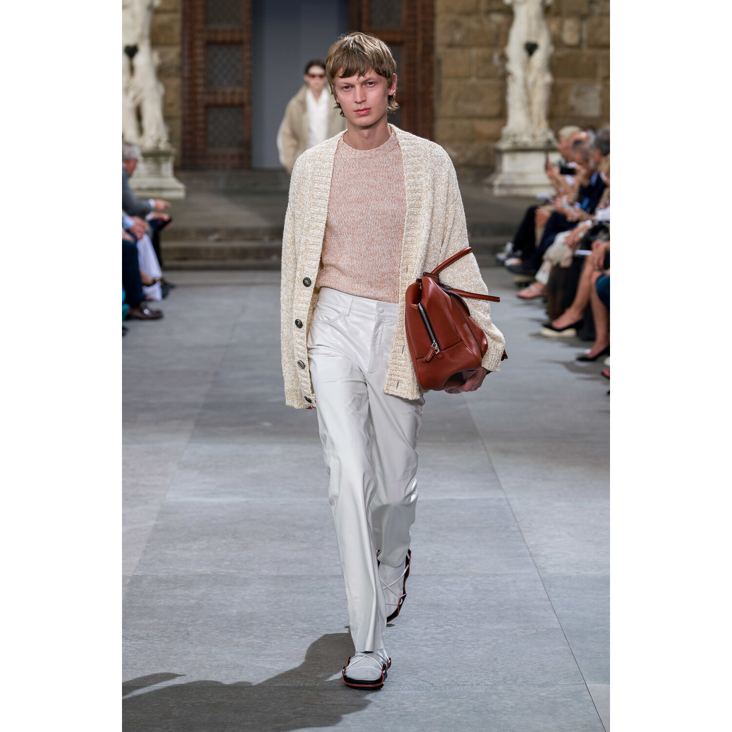 Фото Salvatore Ferragamo Spring 2020 Menswear Collection / Salvatore Ferragamo весна- лето 2020 / Неделя моды: Pitti Uomo