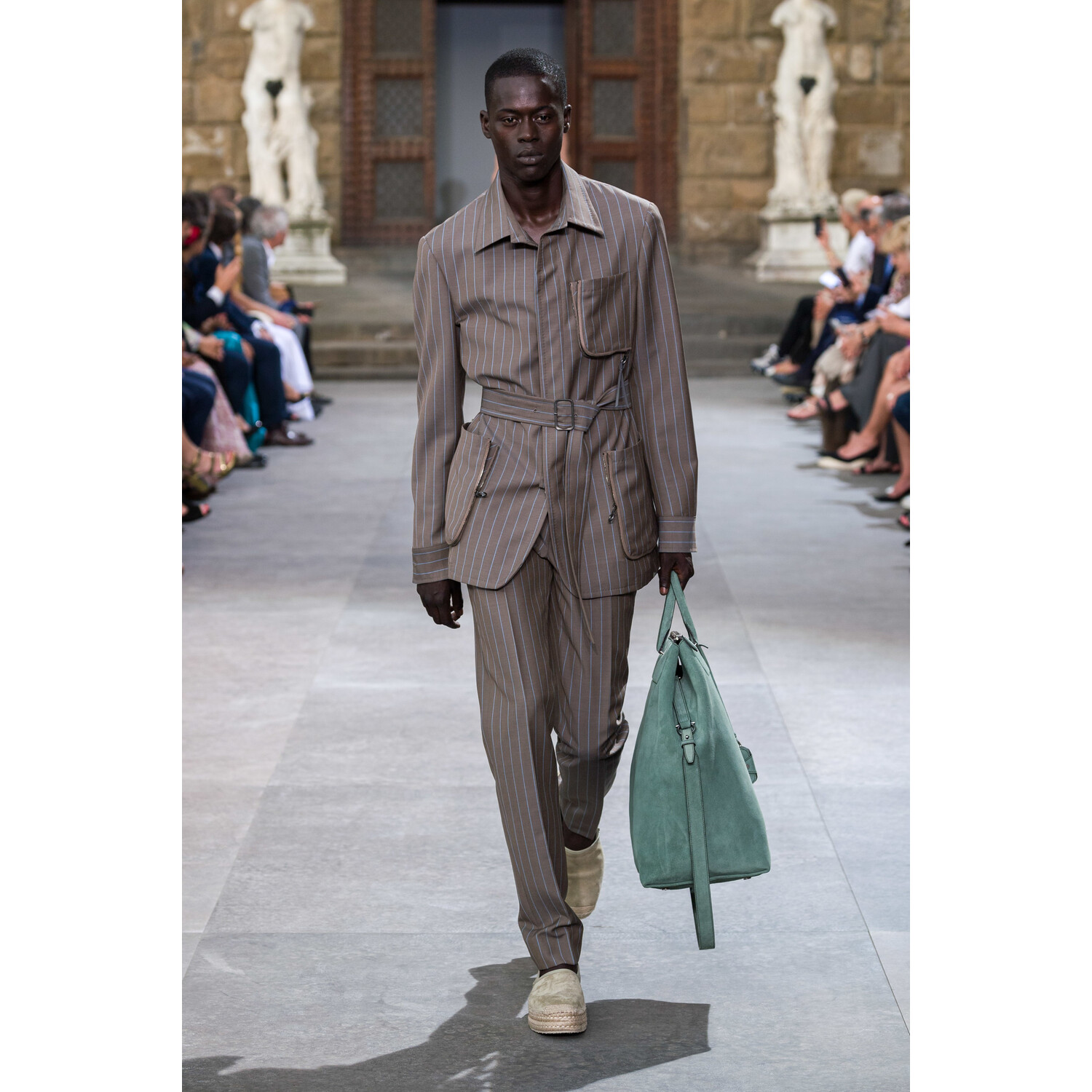 Фото Salvatore Ferragamo Spring 2020 Menswear Collection / Salvatore Ferragamo весна- лето 2020 / Неделя моды: Pitti Uomo