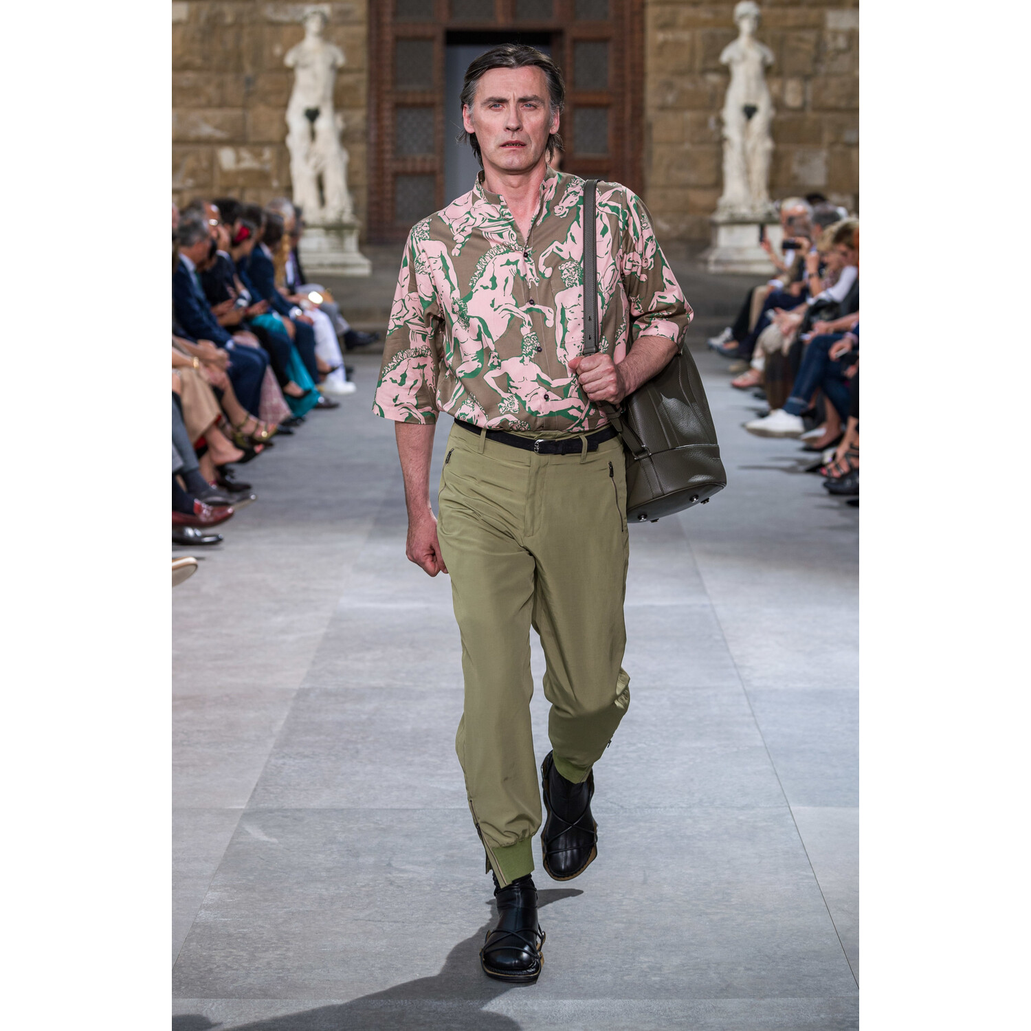Фото Salvatore Ferragamo Spring 2020 Menswear Collection / Salvatore Ferragamo весна- лето 2020 / Неделя моды: Pitti Uomo