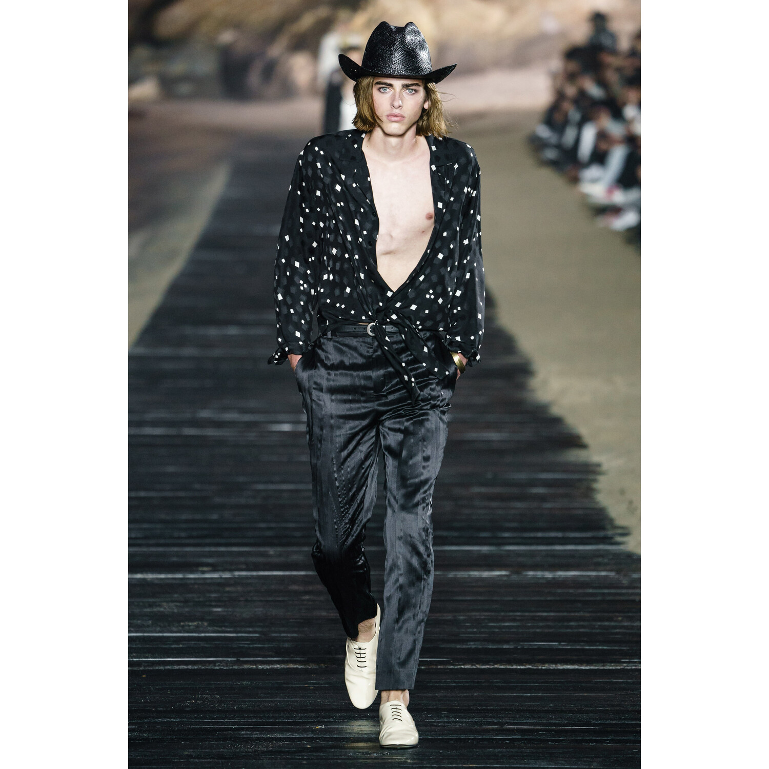 Фото Saint Laurent SPRING 2020 MENSWEAR