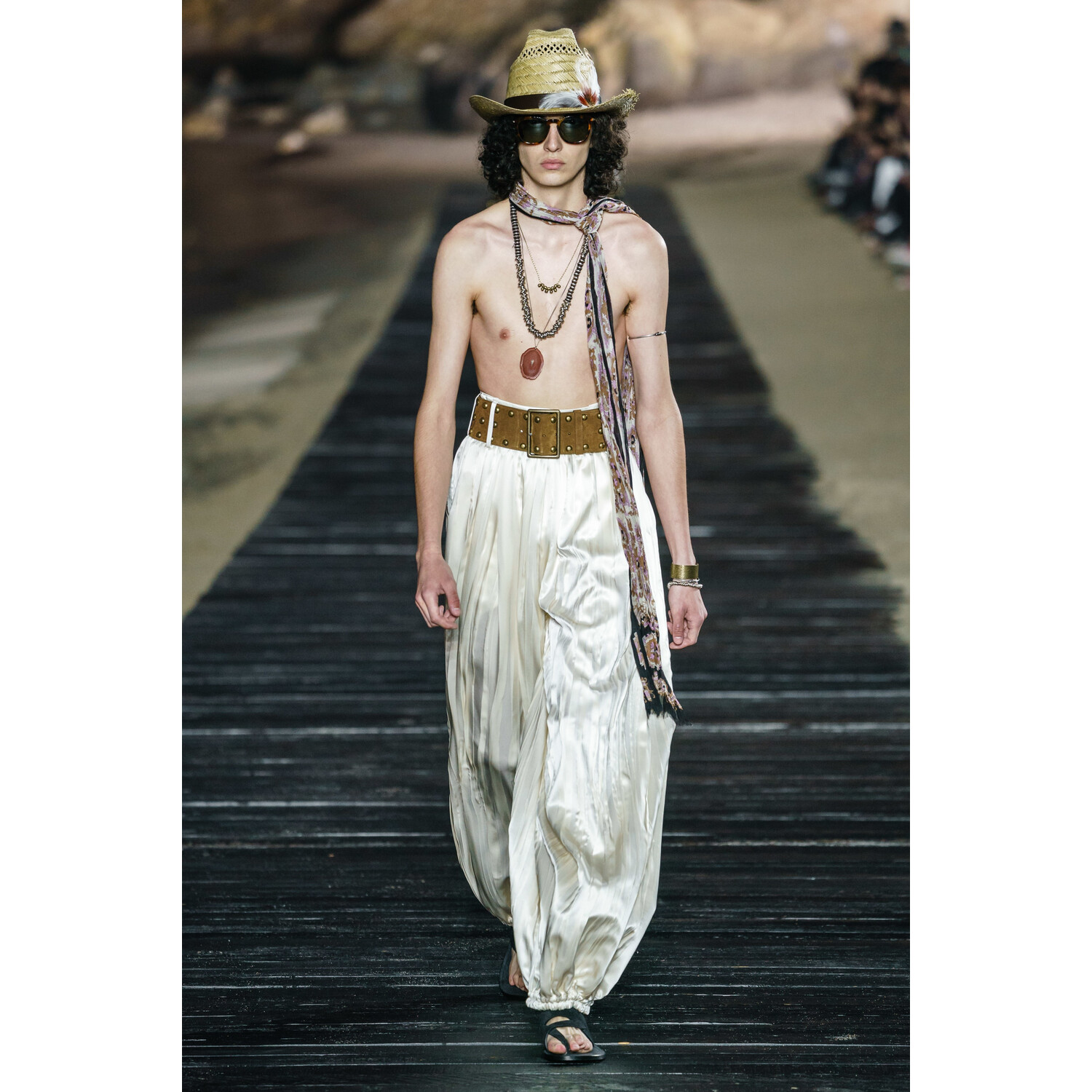 Фото Saint Laurent SPRING 2020 MENSWEAR