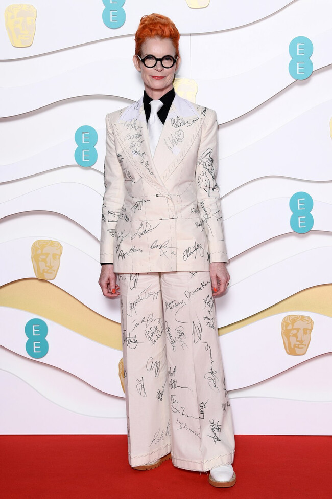 Костюм Сэнди Пауэлл понравился всем