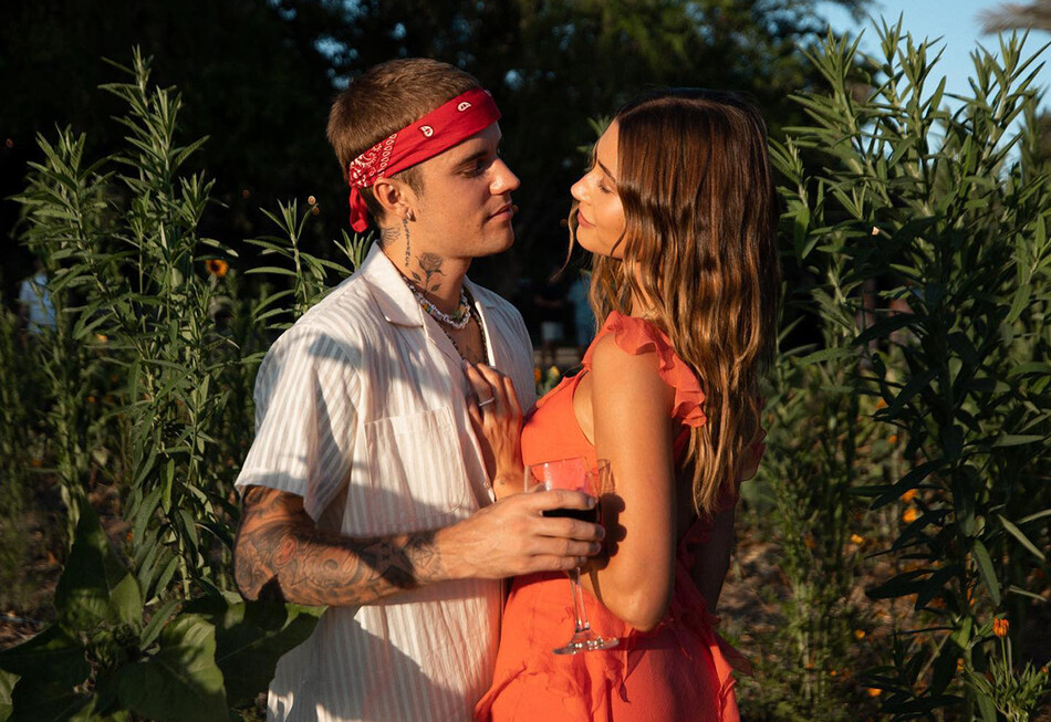 Джастин Бибер не отходил от Хейли ни на минуту, когда её увезли в больницу из-за тромба в мозгу