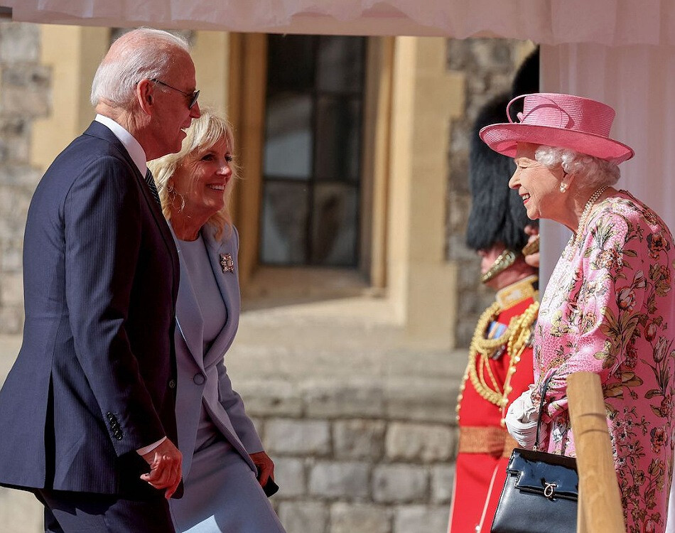 Джилл и Джо Байден с Елизаветой II