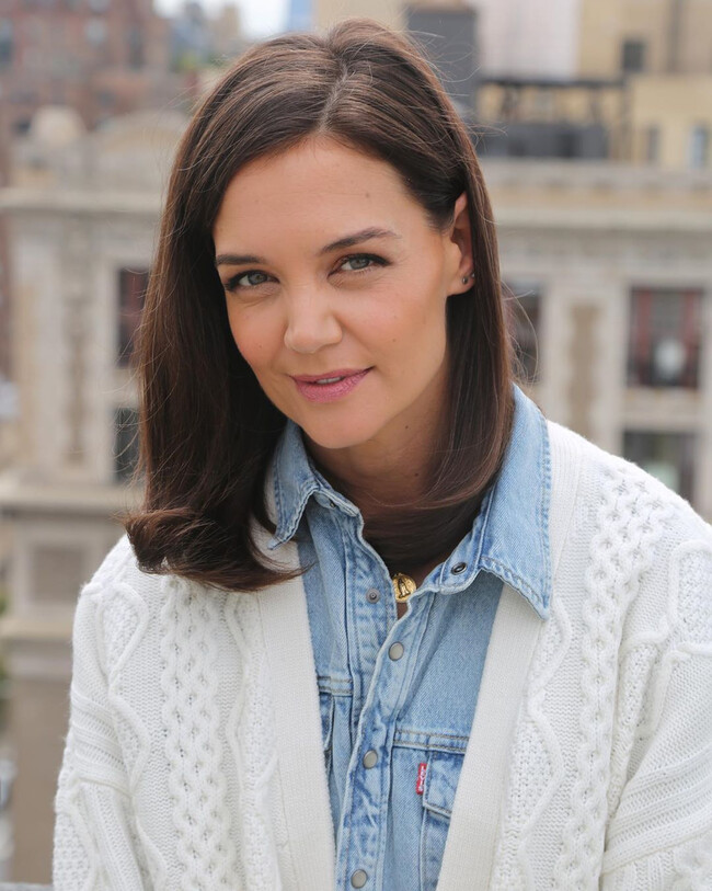 Кэти Холмс сменила религию