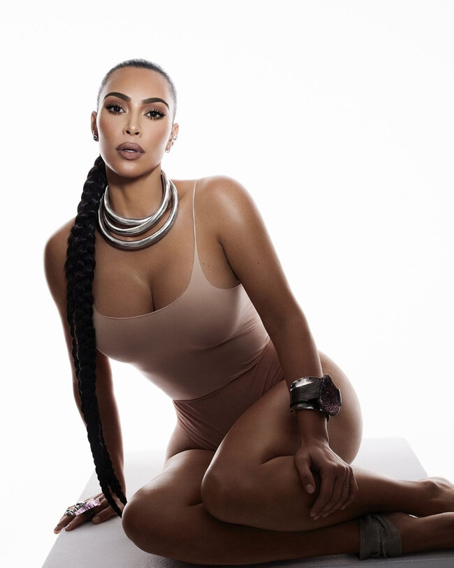 Ким Кардашьян стала миллиардером