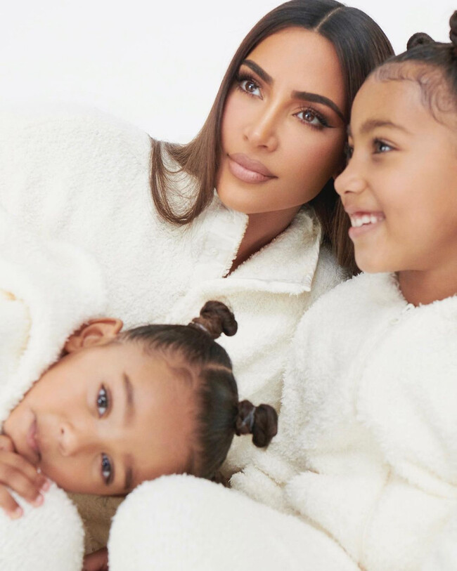Ким Кардашьян с детьми