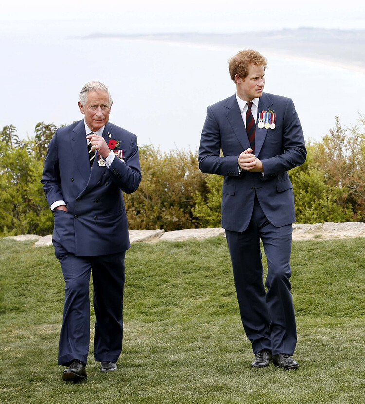 Принц Гарри отказался поговорить с отцом принцем Чарльзом