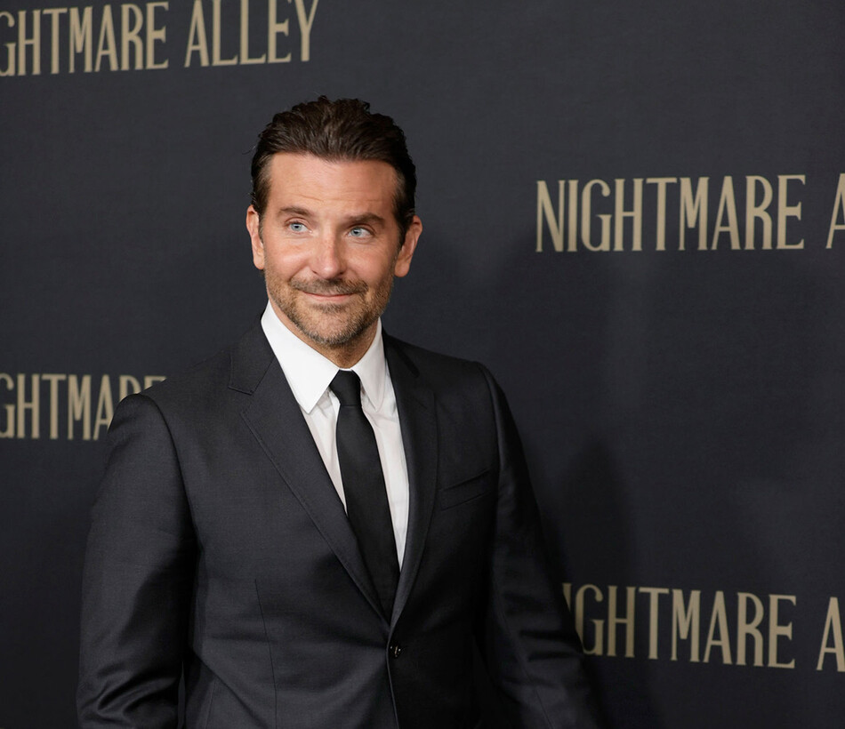 Брэдли Купер на премьере фильма «Аллея Кошмаров»