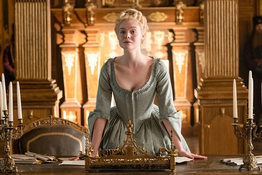 Эль Фаннинг играет Екатерину II в сериале Великая