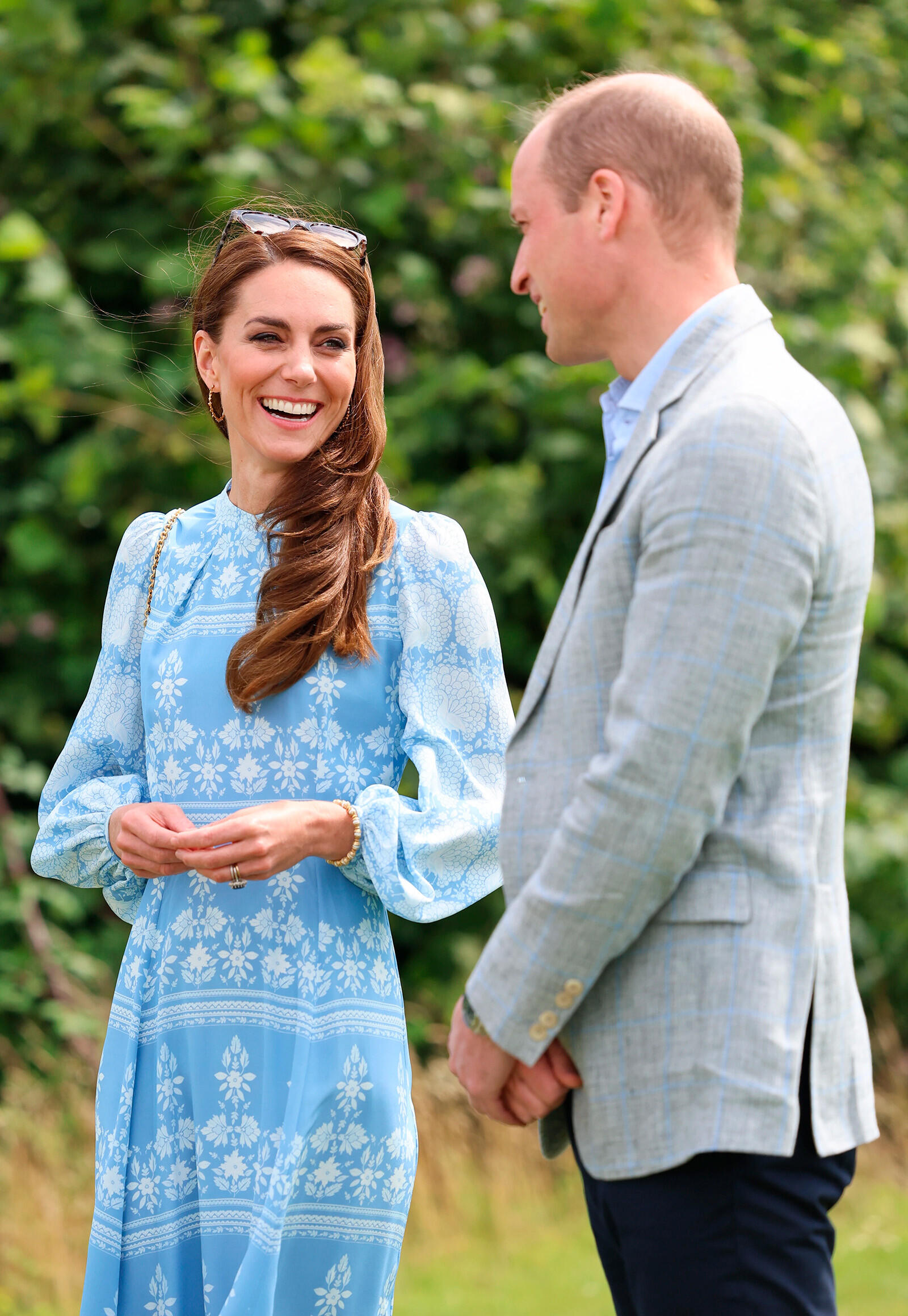 Кейт Миддлтон в расслабленном образе посетила матч по поло, в котором участвовал принц Уильям