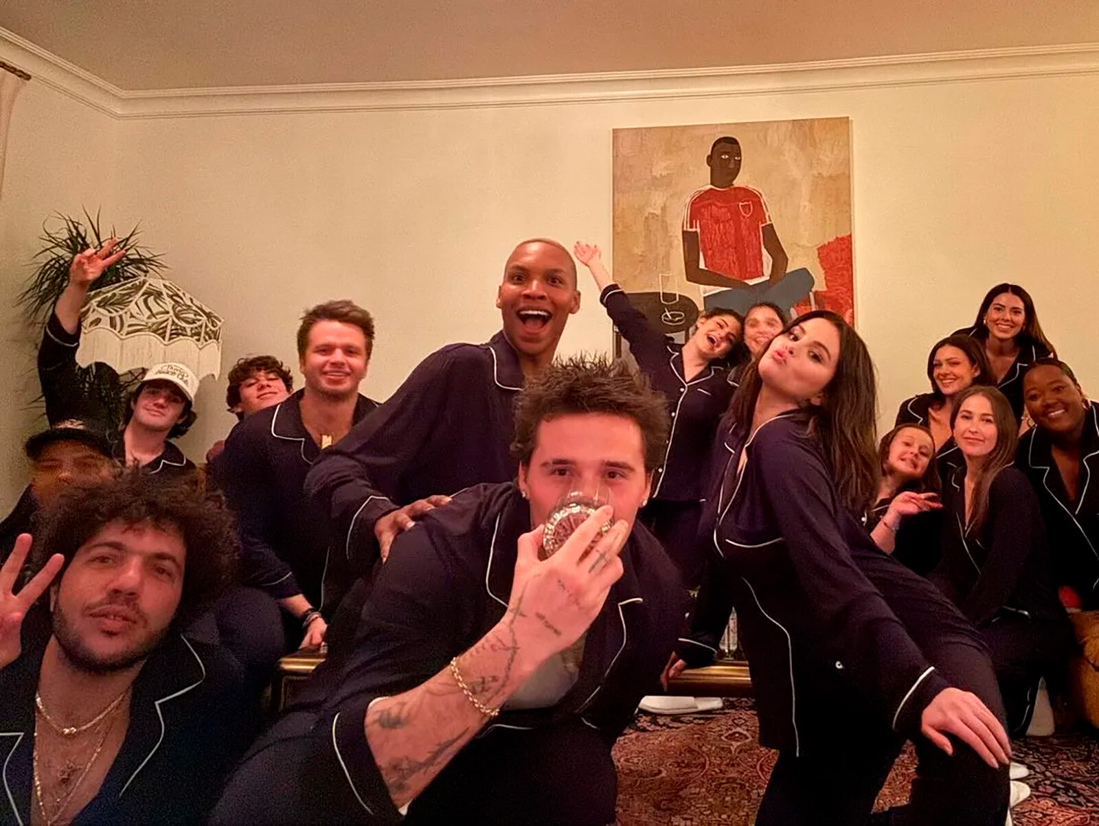 Никола Пельтц Бекхэм день рождения