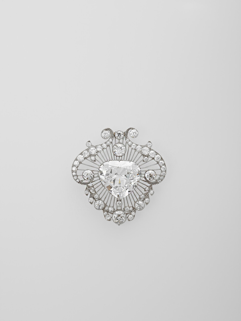 Центральный камень этой броши в форме сердца - Cullinan V