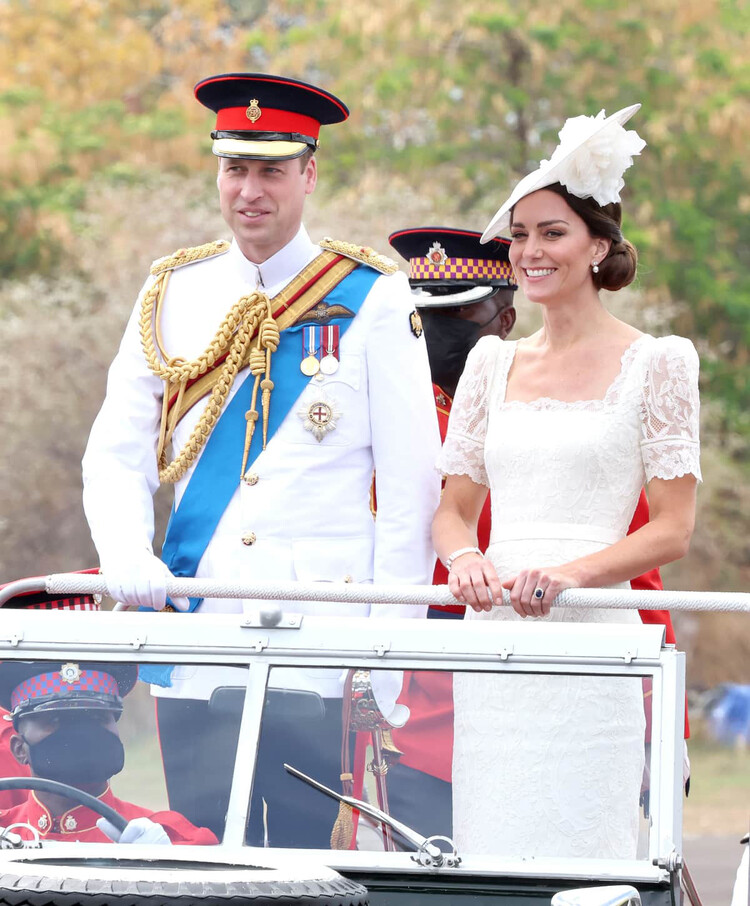 Почему принц Уильям и Кейт Миддлтон должны стать скромнее после провального тура по странам Карибского бассейна