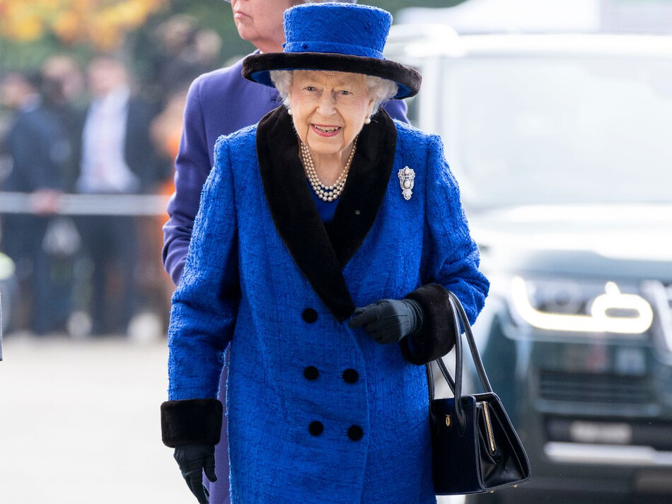 Почему Букингемский дворец скрывал информацию о госпитализации Елизаветы II