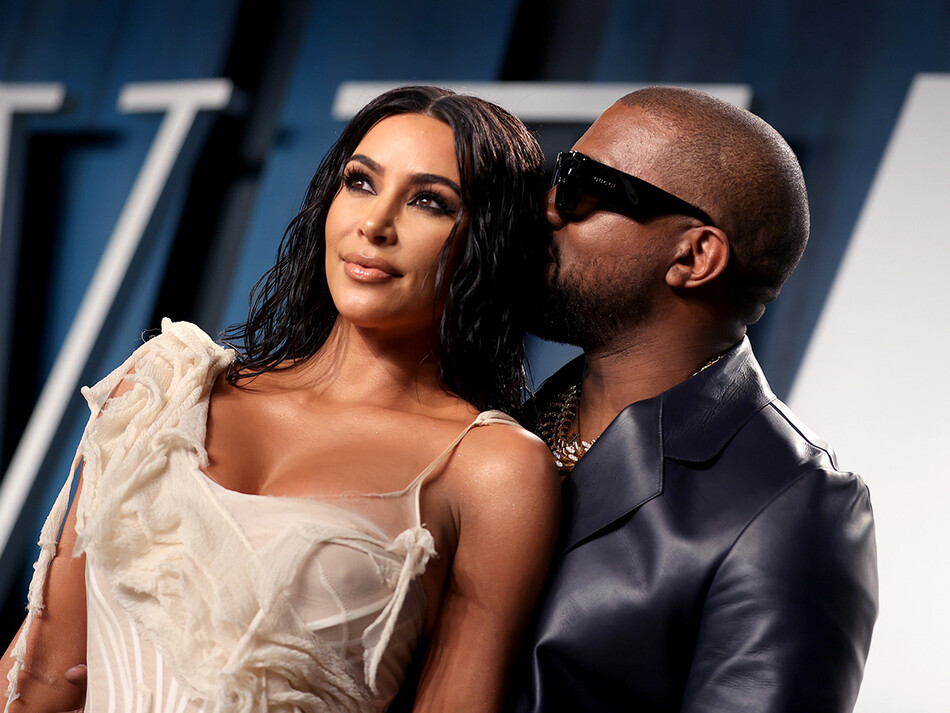 Ким Кардашьян отреагировала на попытки Канье Уэста вернуть её