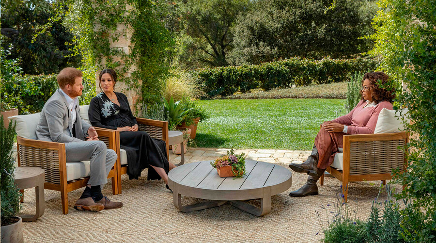 Букингемский дворец ответил на интервью принца Гарри и Меган Опре Уинфри