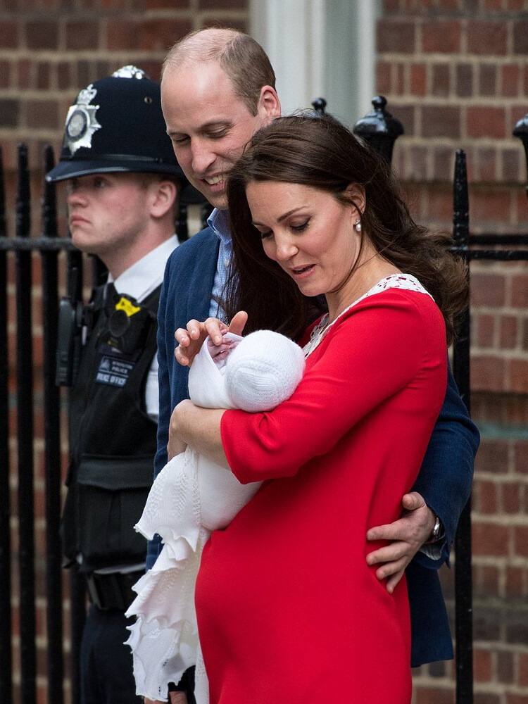 Кейт Миддлтон и принц Уильям с принцем Джорджем