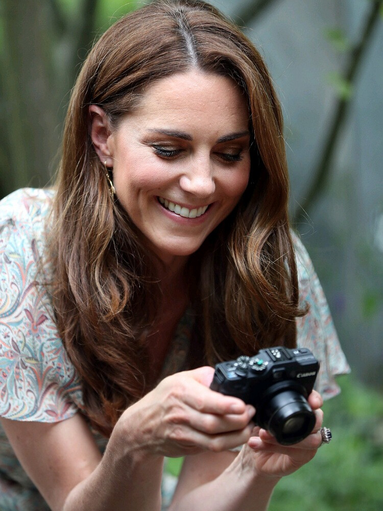Кейт Миддлтон с фотоаппаратом