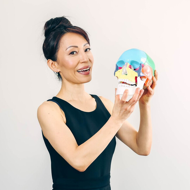 Преимущества йоги для лица