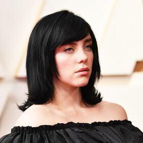 Билли Айлиш удивила стрижкой в стиле боб и забавным нарядом на церемонии «Оскар»