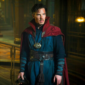 Marvel представила первые кадры нового фильма «Доктор Стрэндж: В мультивселенной безумия»