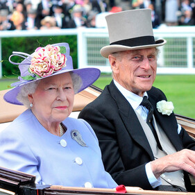 Елизавета II не была рядом с принцем Филиппом в момент его смерти