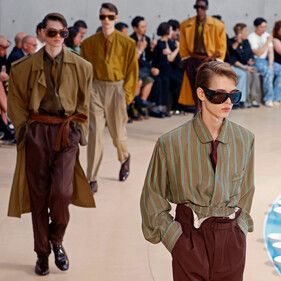 Яркие краски и любовь к жизни: Saint Laurent представил мужскую коллекцию сезона весна-лето 2026