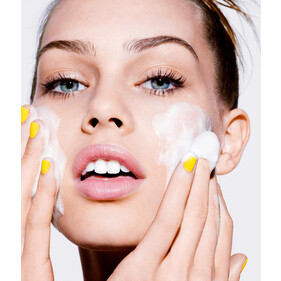 Без следа: лучшие средства для снятия макияжа