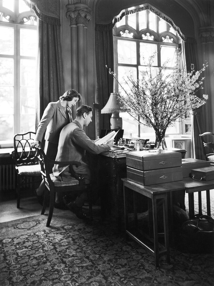 Принцесса Елизавета и король Георг VI в Королевской ложе