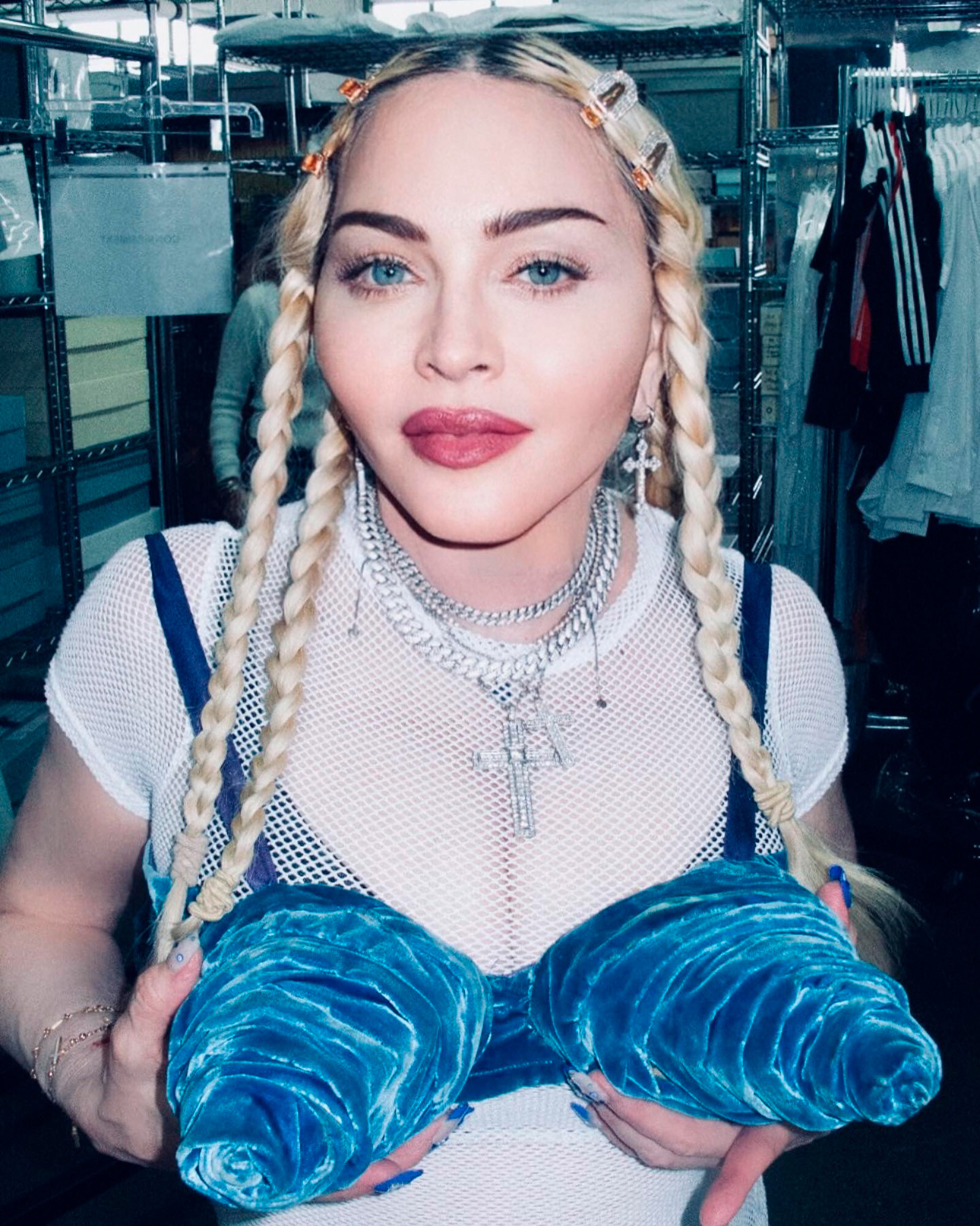 «До скорой встречи»: Мадонна объявила о переносе гастролей