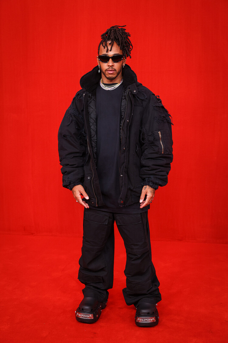 Льюис Хэмилтон Balenciaga весна-лето 2022