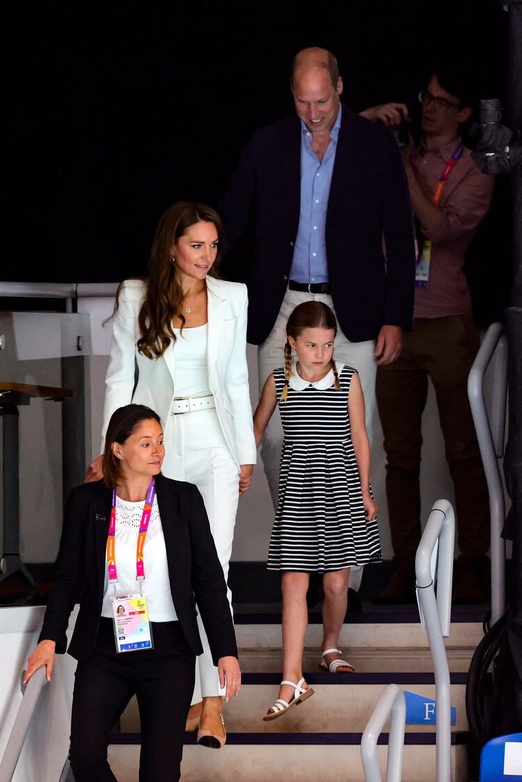 Принц Уильям и Кейт Миддлтон с принцессой Шарлоттой на Играх Содружества