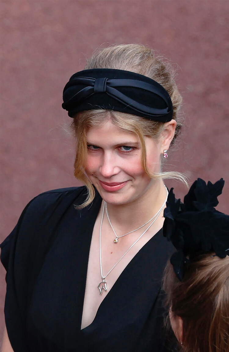 Леди Луиза Виндзор во время государственных похорон королевы Елизаветы II в Вестминстерском аббатстве 19 сентября 2022 года в Лондоне, Англия