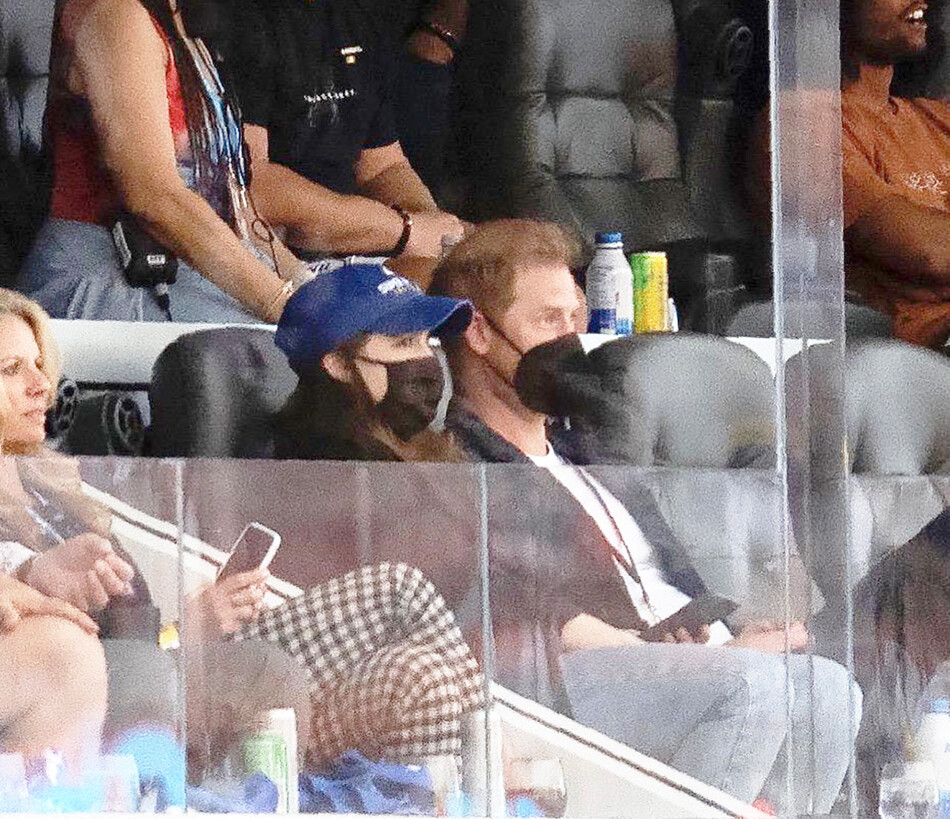 Принц Гарри посетил Суперкубок-2022 в компании принцессы Евгении