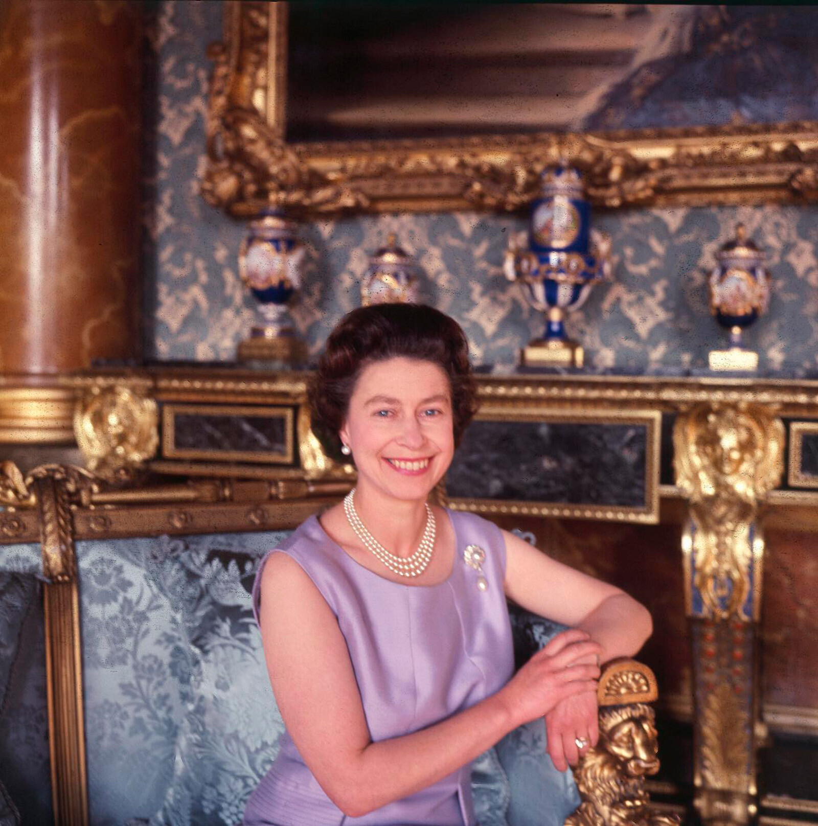 Королева Елизавета II