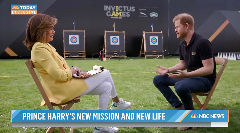 Принц Гарри даёт интервью телеведущей Ходой Котб во время провидения Invictus Games для телепередачи The Today Show, 20 апреля 2022 года в Гааге, Нидерланды