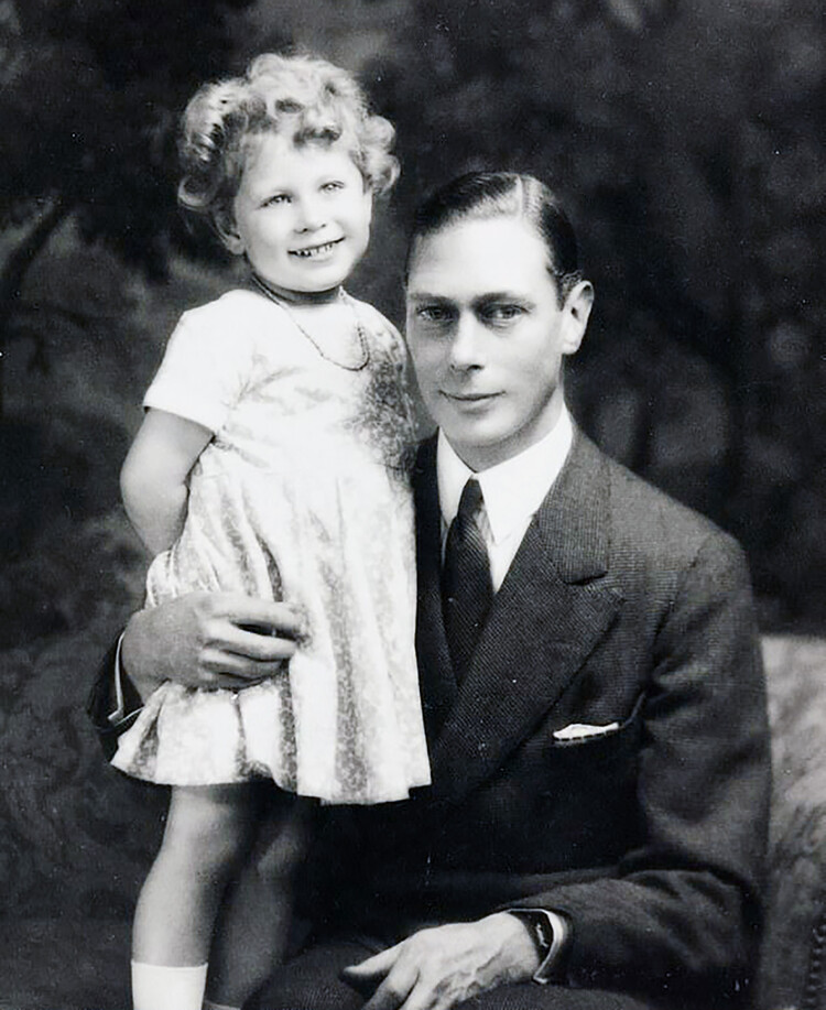 В детстве принцесса Елизавета получила от своего отца, Георга VI, милое прозвище — Лилибет