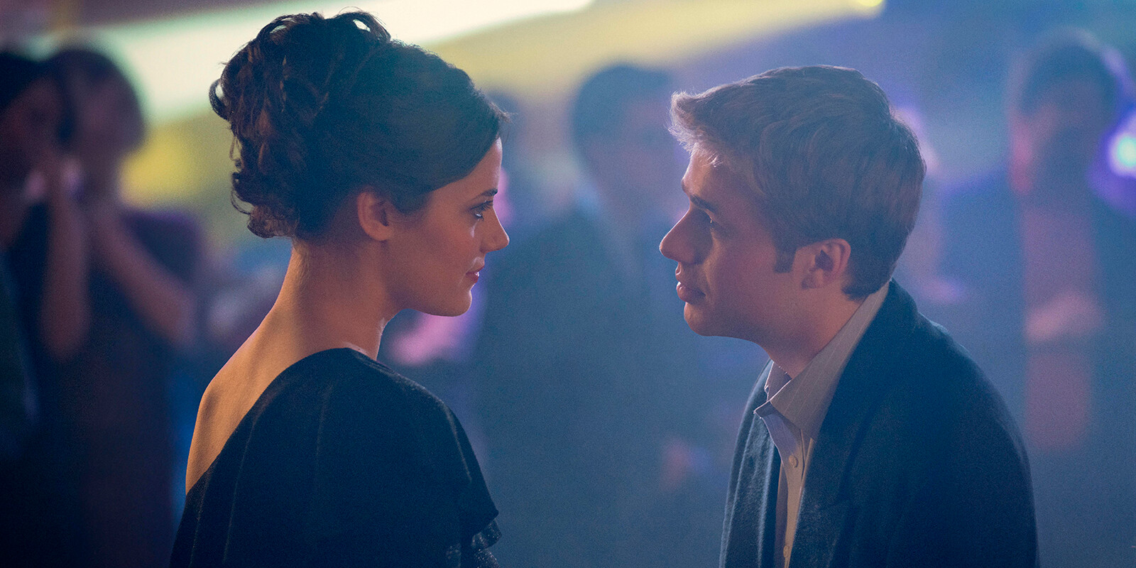 Кадр из сериала «Корона», 2023