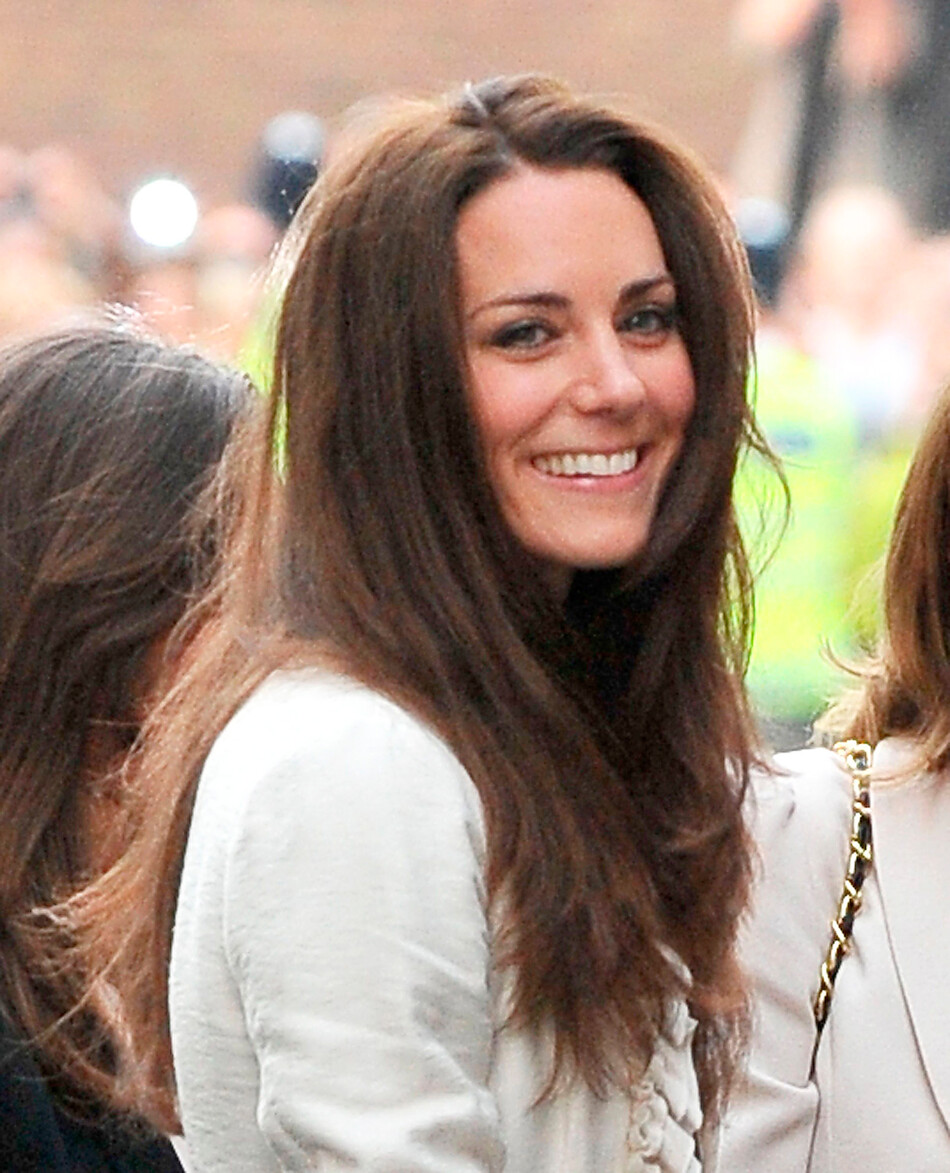 Кэтрин Миддлтон направляется в отель Goring перед королевской свадьбой с принцем Уильямом 28 апреля 2011 года в Лондоне, Англия