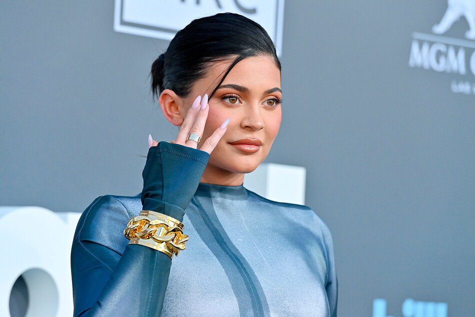 Кайли Дженнер всё ещё не готова назвать имя своего 7-месячного сына