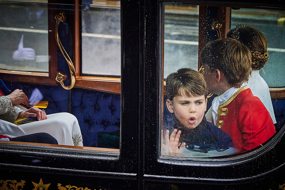 Принц Луи в карете с принцем и принцессой Уэльскими и своими братьями и сёстрами