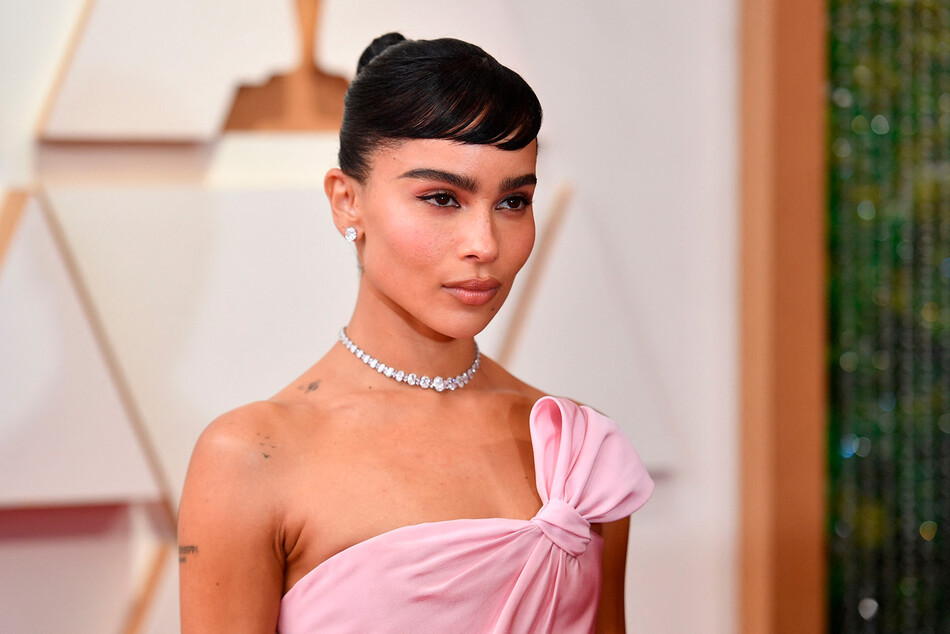 Зои Кравиц поделилась золотыми правилами красоты, которым она научилась у родителей